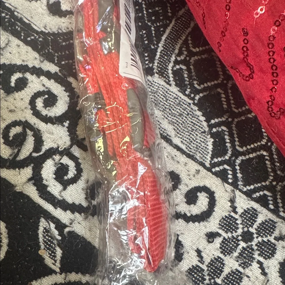 NWT Red Dog Collar and Leash. Never been opened. Has a lot of adjustment pieces.